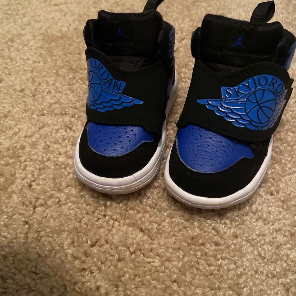 Royal blue / black Jordan 1